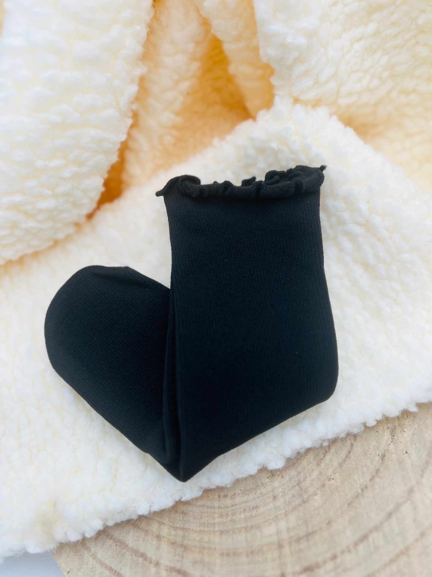 375 🛍️ Chaussette à ourlet ondulé