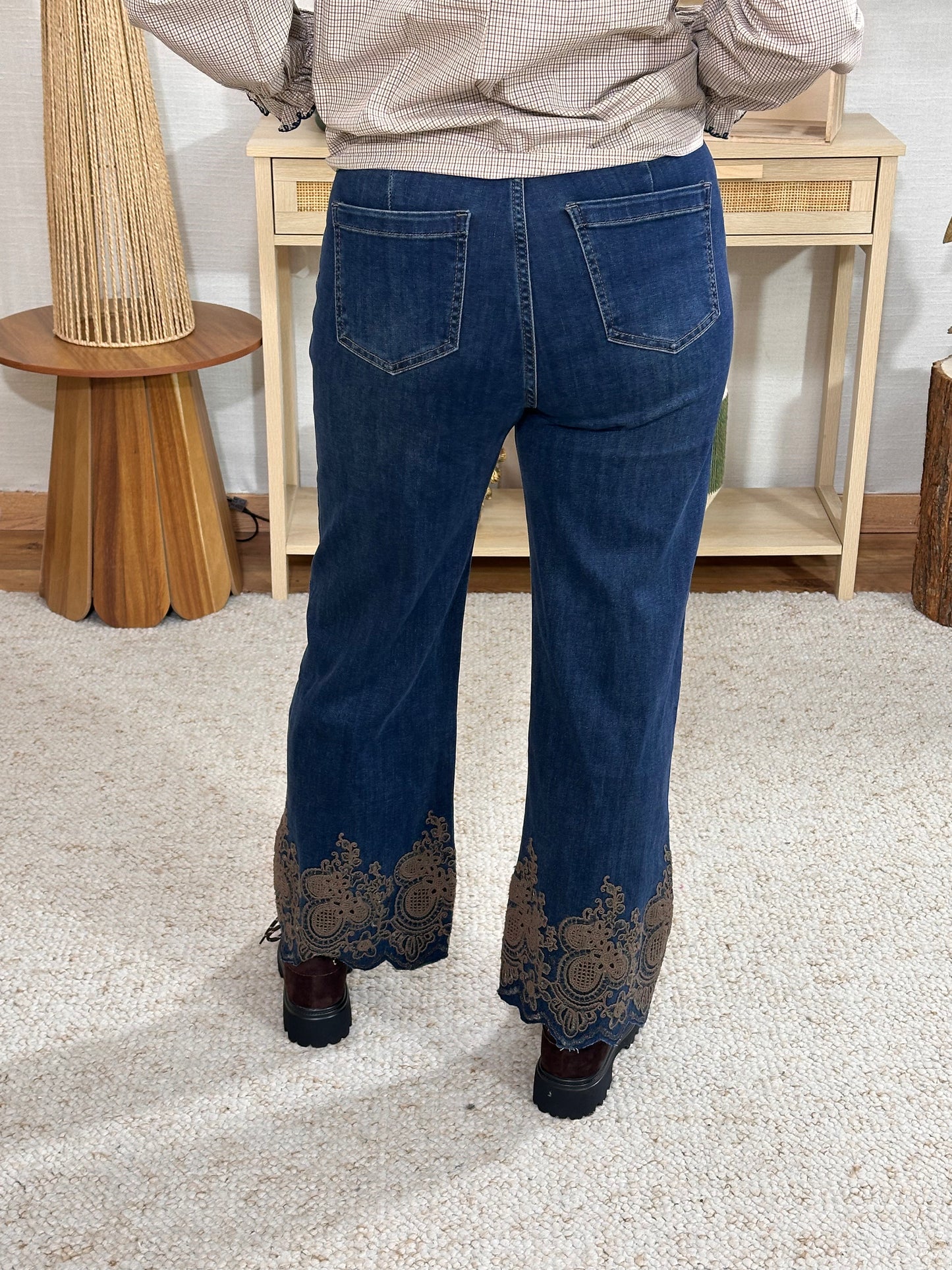 182 🗝️ Jeans Broderie Choco