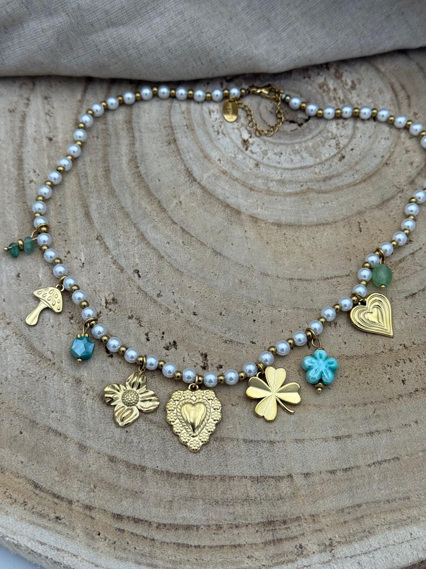 44 🍭 Collier Alma