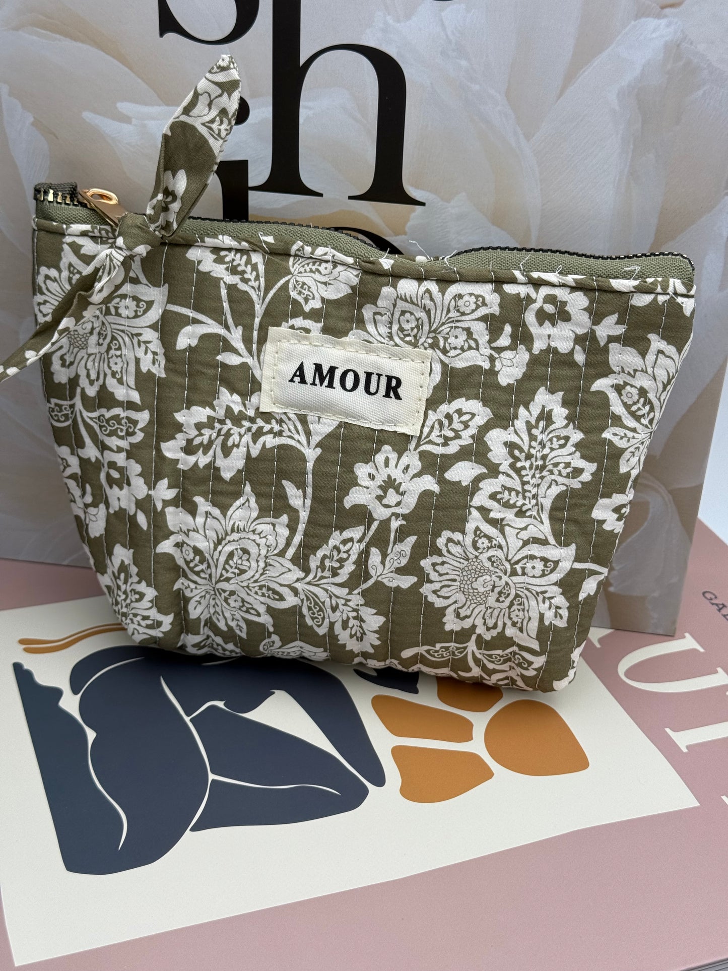 352 🛍️ Trousse Amour