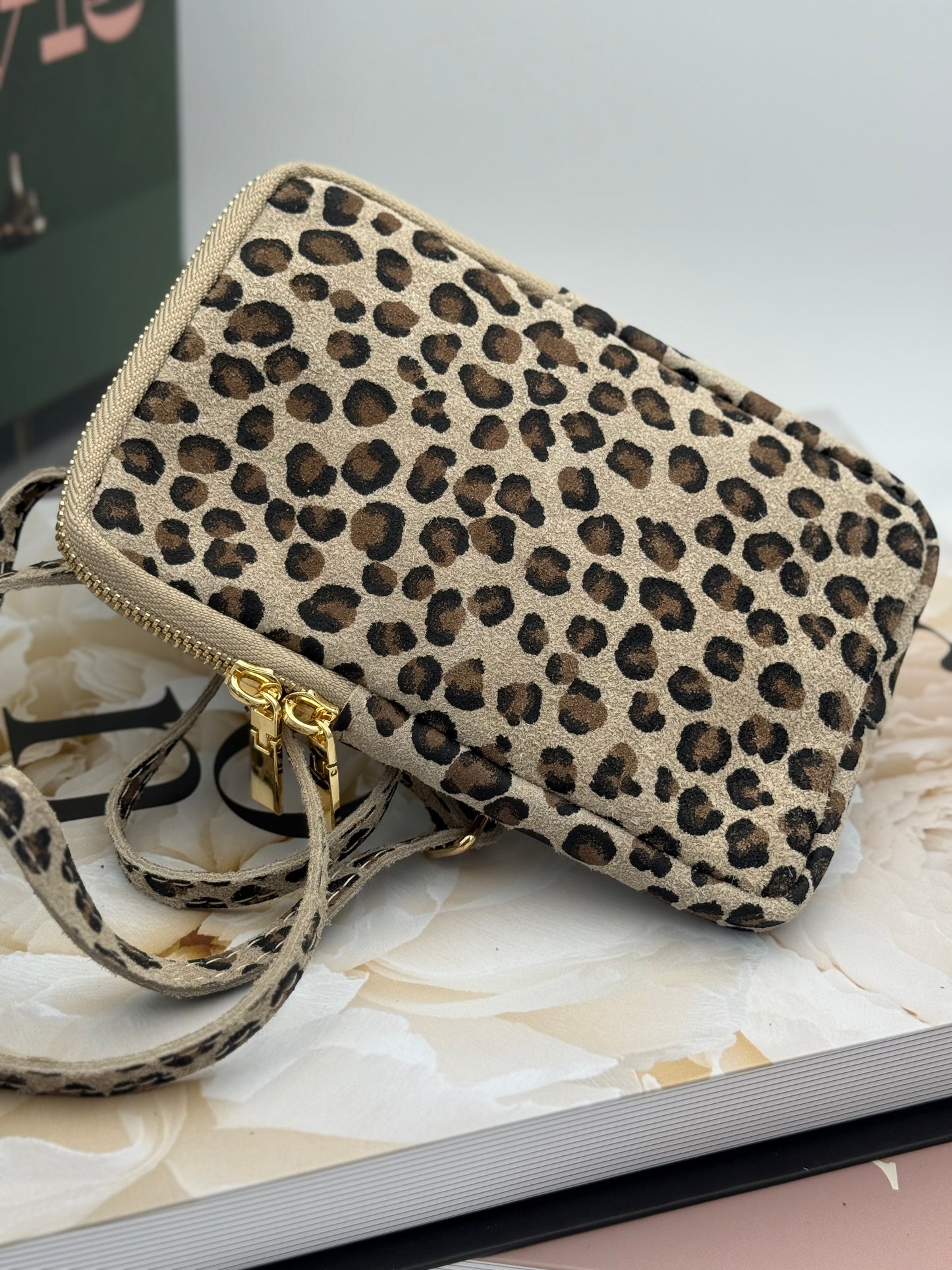 339 🛍️ Pochette de Tel Léopard