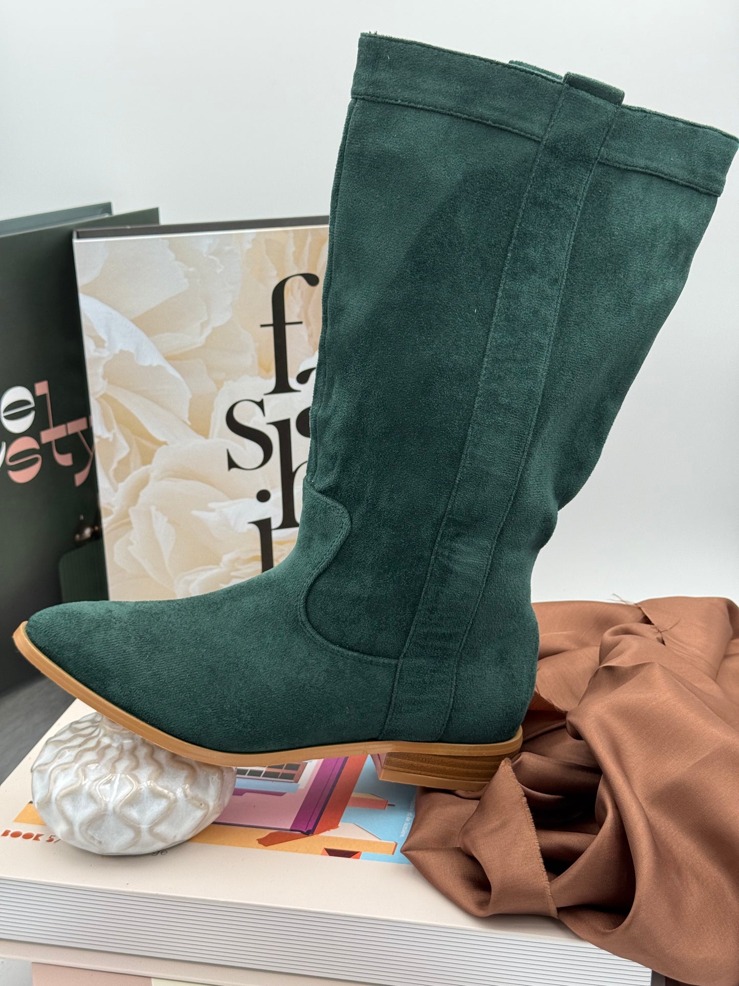 424 🛍️ Botte haute en Suèdine