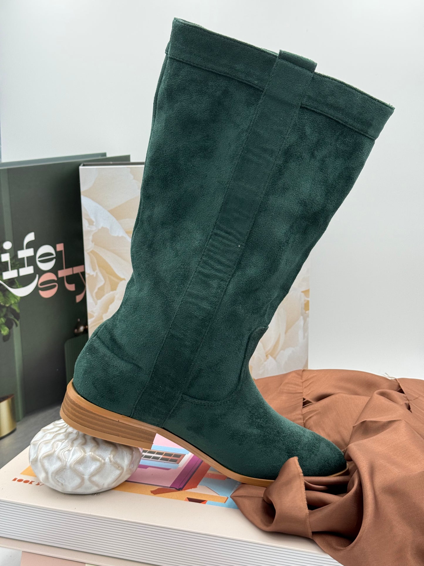 424 🛍️ Botte haute en Suèdine