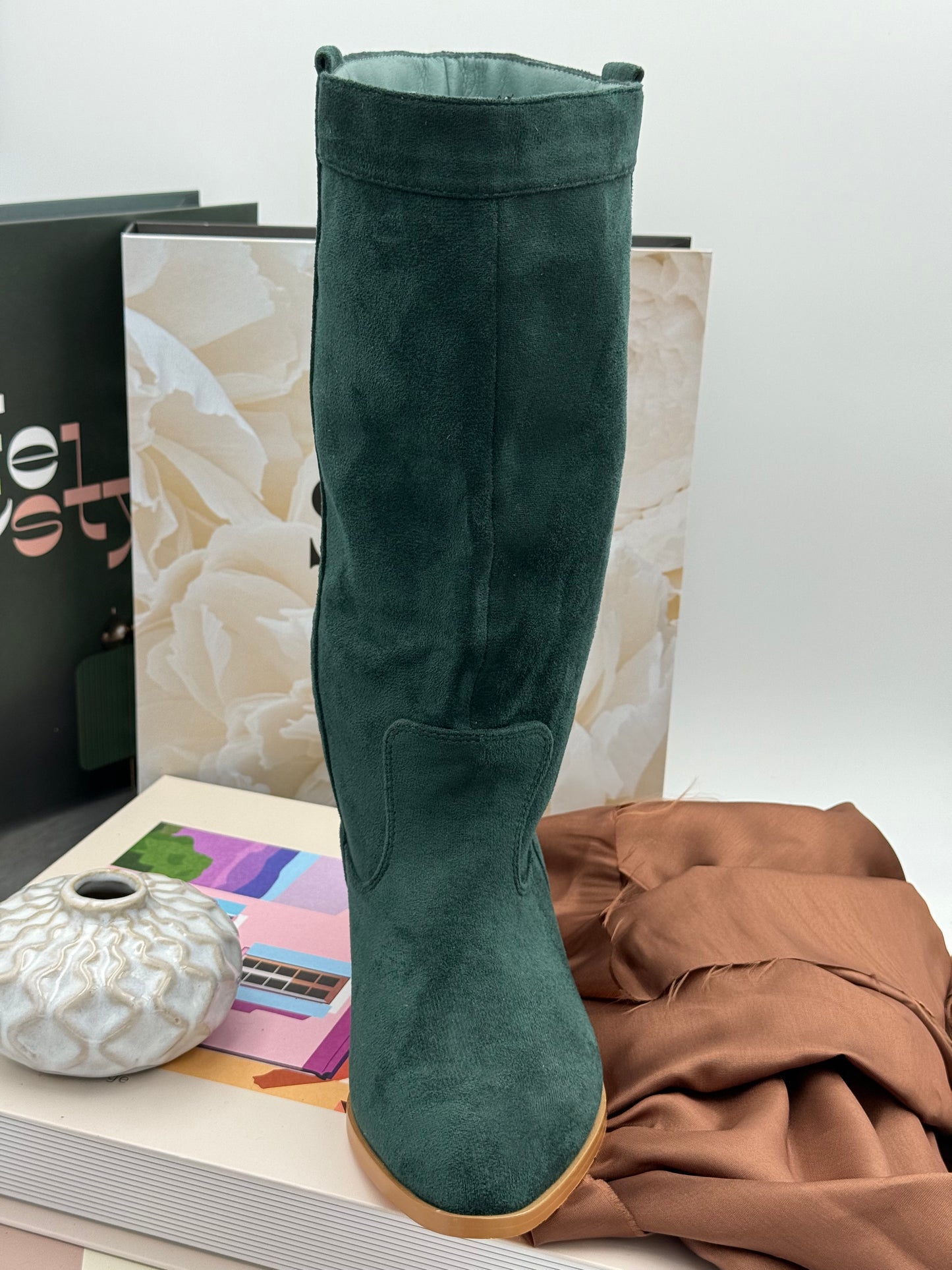 424 🛍️ Botte haute en Suèdine