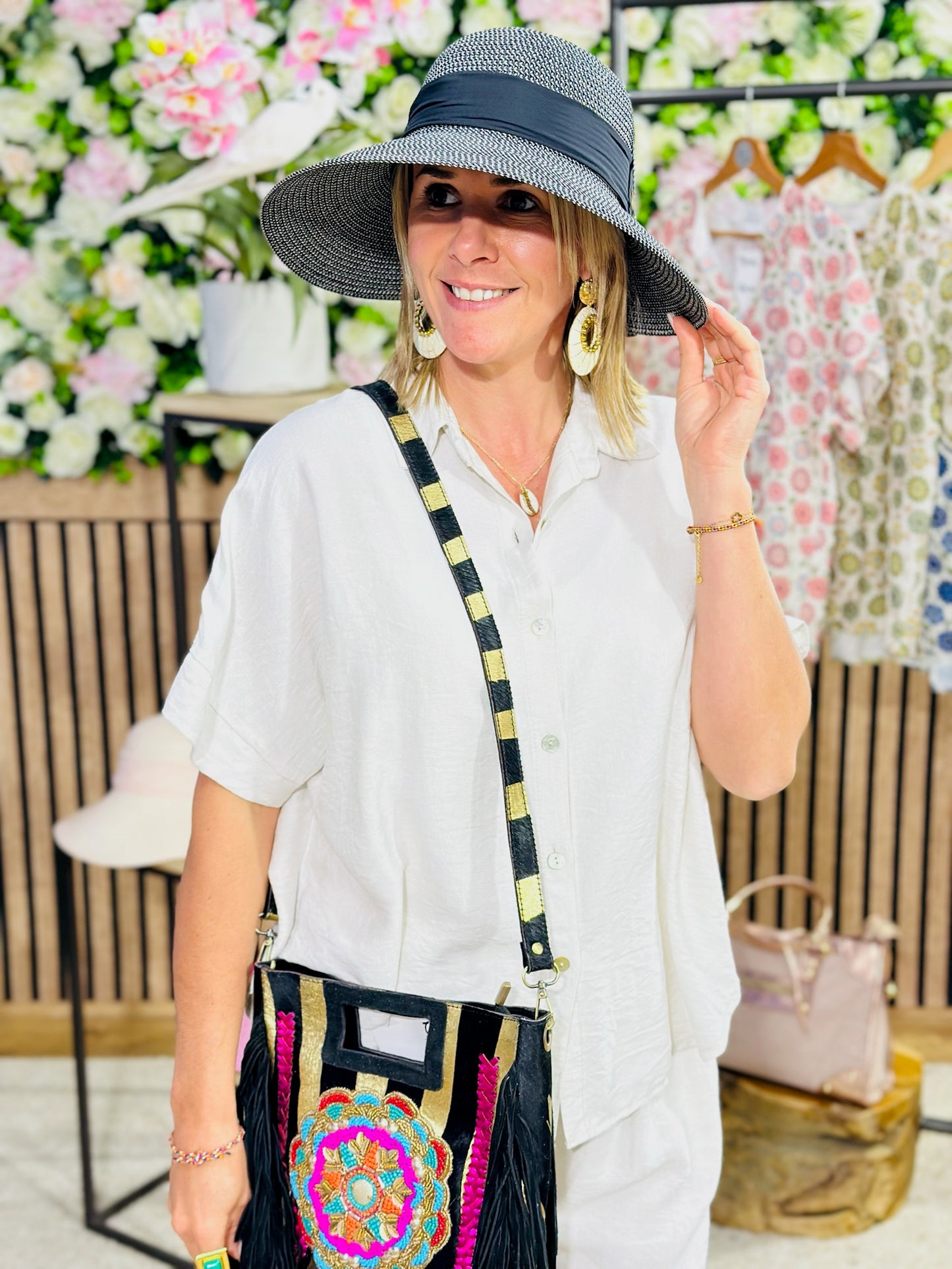 802  🛍️ Chapeau avec noeud 👒