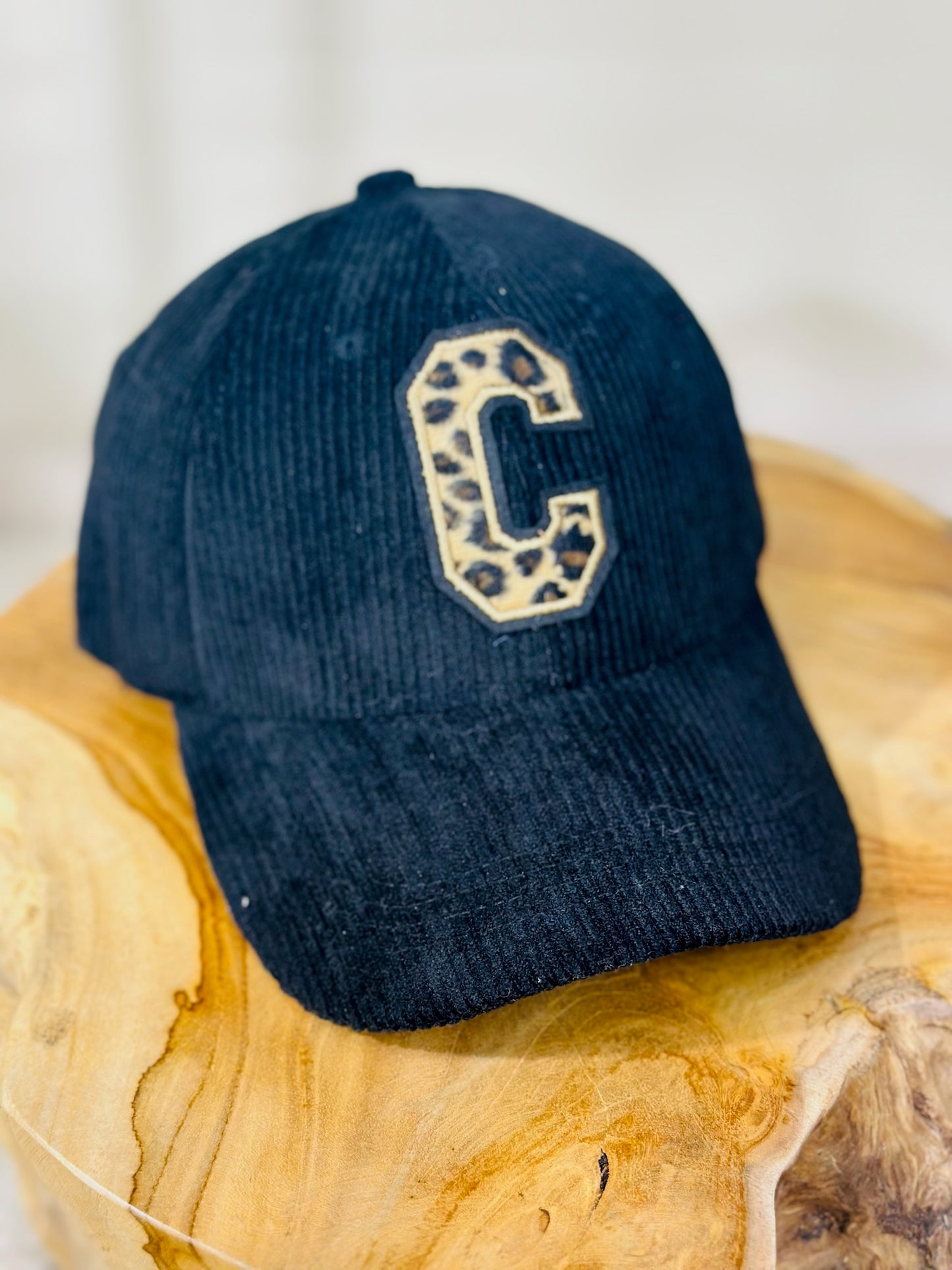 172 🛍️ Casquette "C" velours 🧢