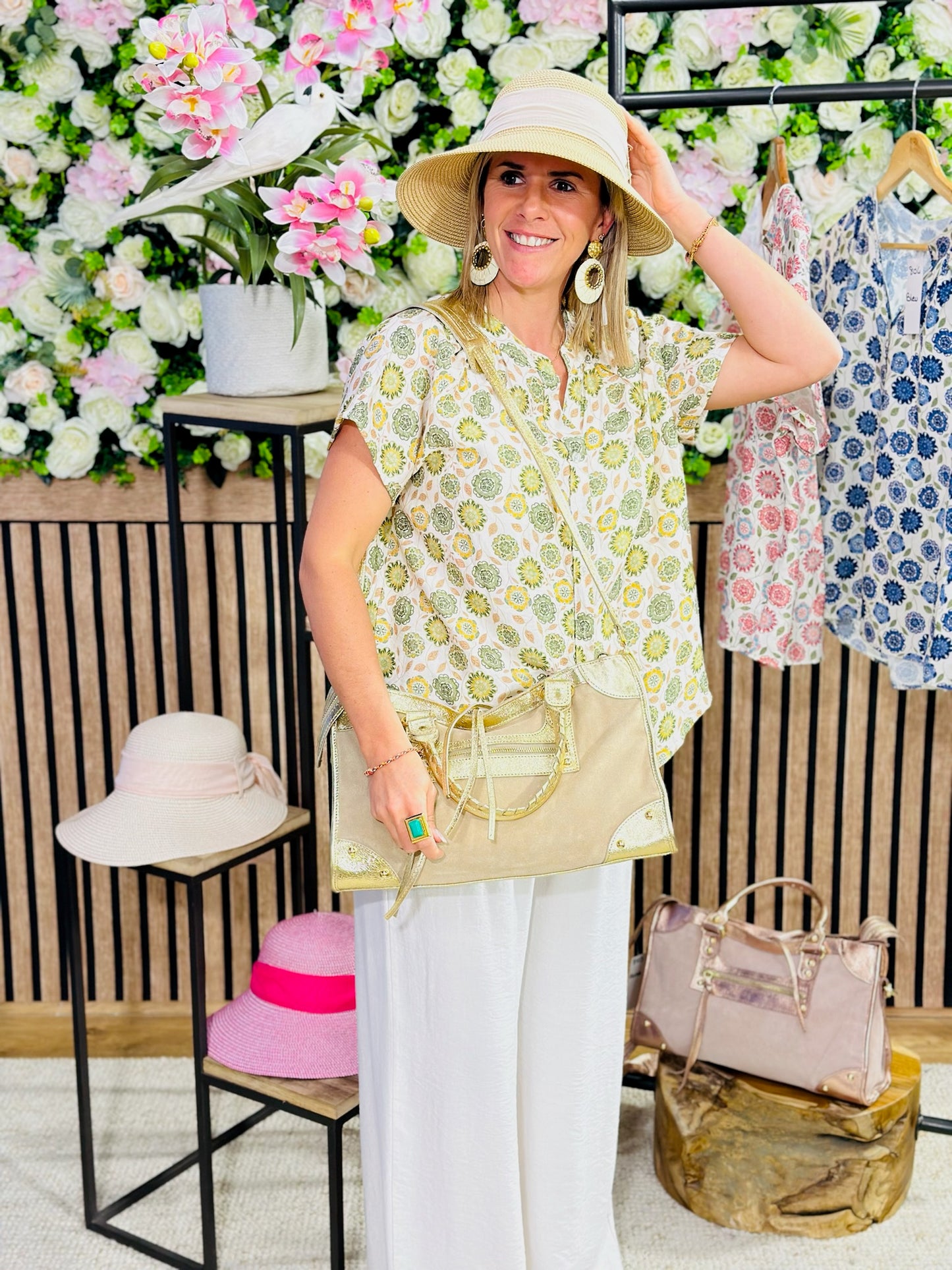 802  🛍️ Chapeau avec noeud 👒