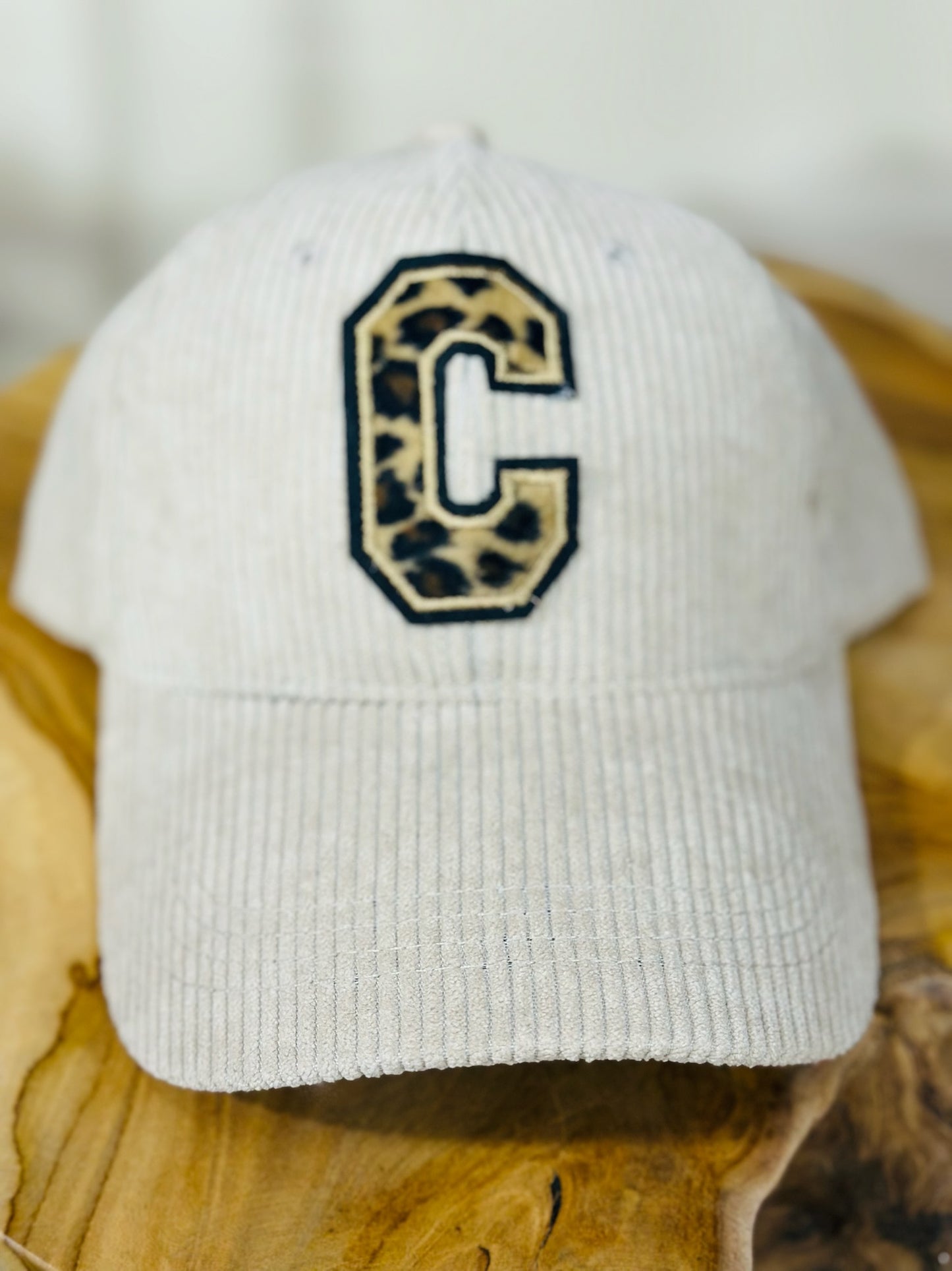 172 🛍️ Casquette "C" velours 🧢