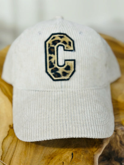 172 🛍️ Casquette "C" velours 🧢