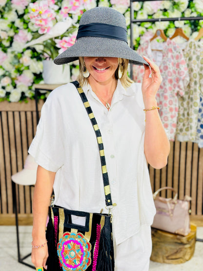 802  🛍️ Chapeau avec noeud 👒