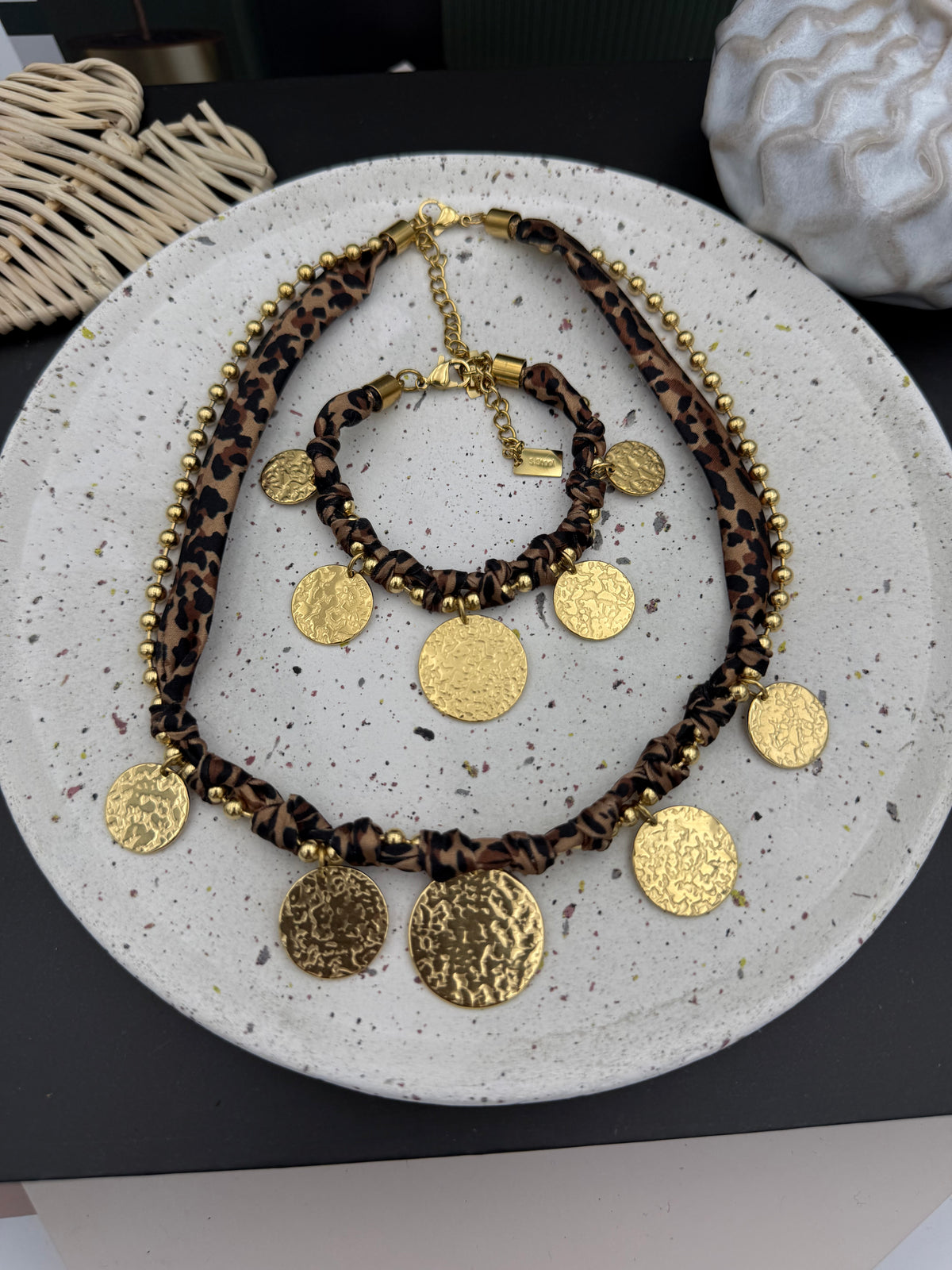 207 🗝️  Collier Léo