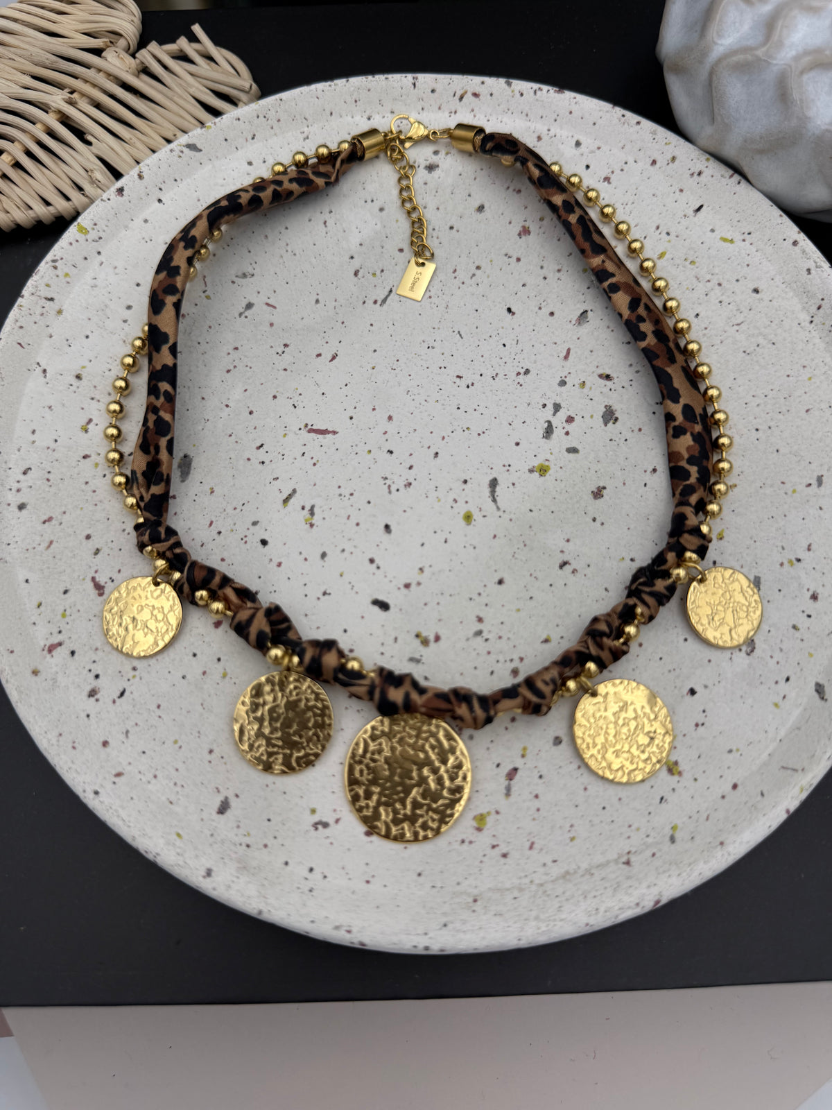 207 🗝️  Collier Léo