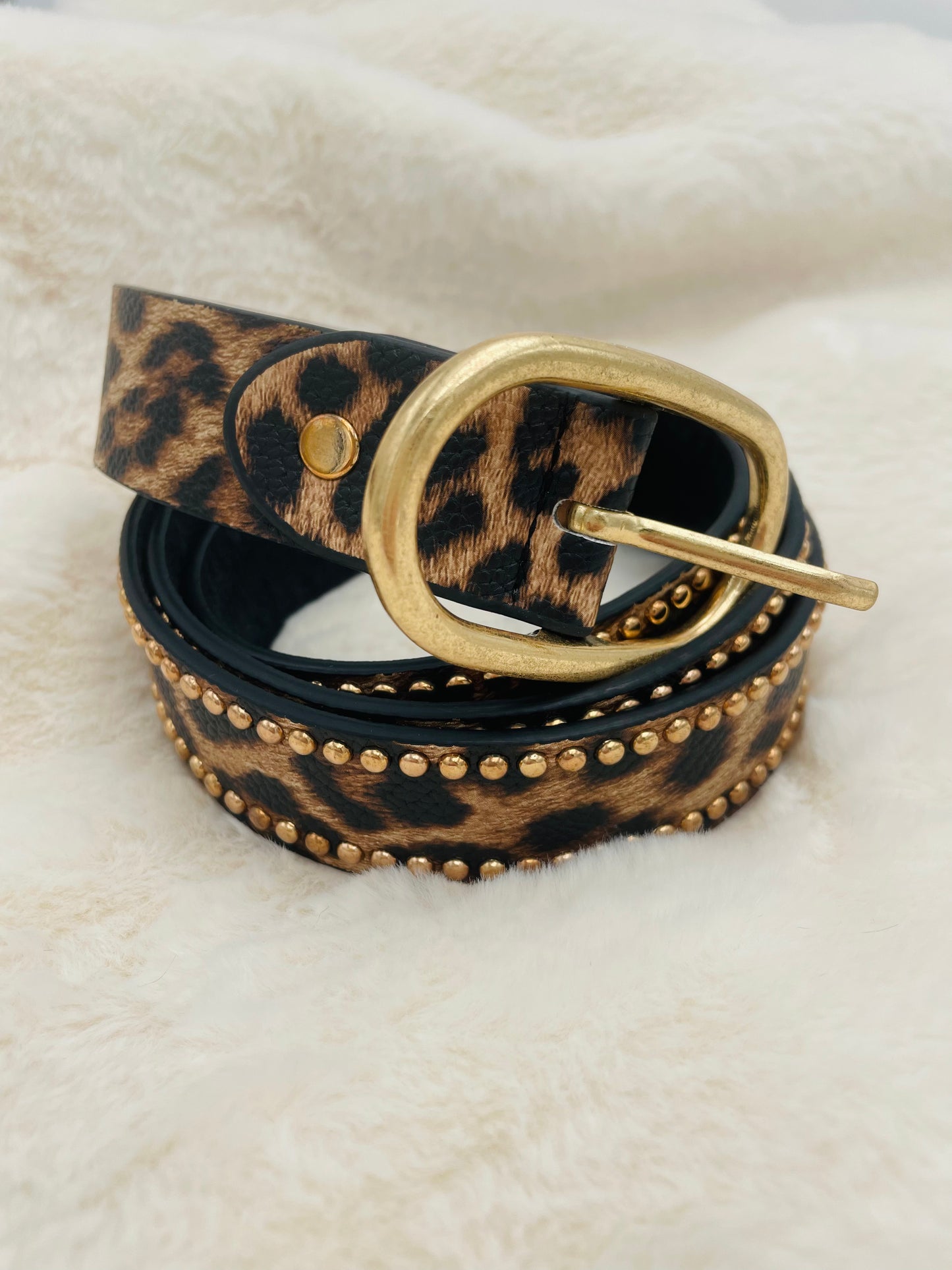 562  🛍️ Ceinture croute de cuir léopard