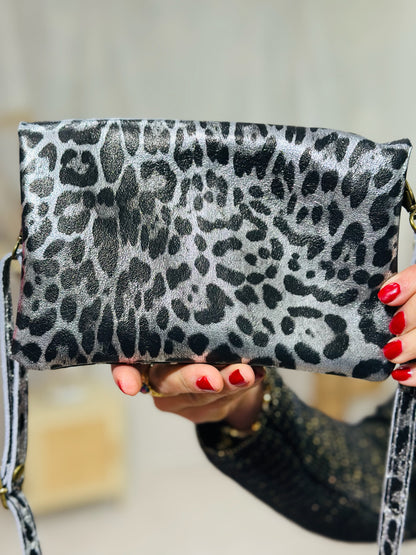 840 🛍️ Pochette en cuir motif léopard 🐆