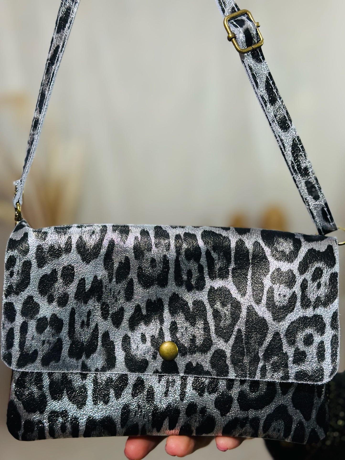 840 🛍️ Pochette en cuir motif léopard 🐆