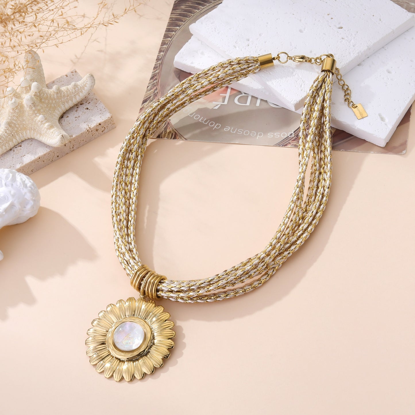 134 🍋 Collier Doré