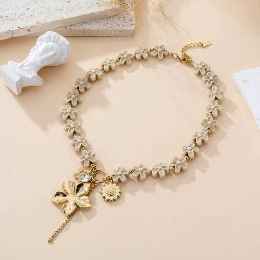 135 🍋 Collier Fleur