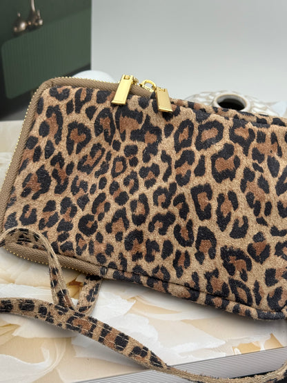 339 🛍️ Pochette de Tel Léopard