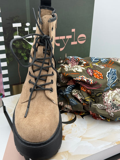 401 🛍️ Chaussure montante avec lacet