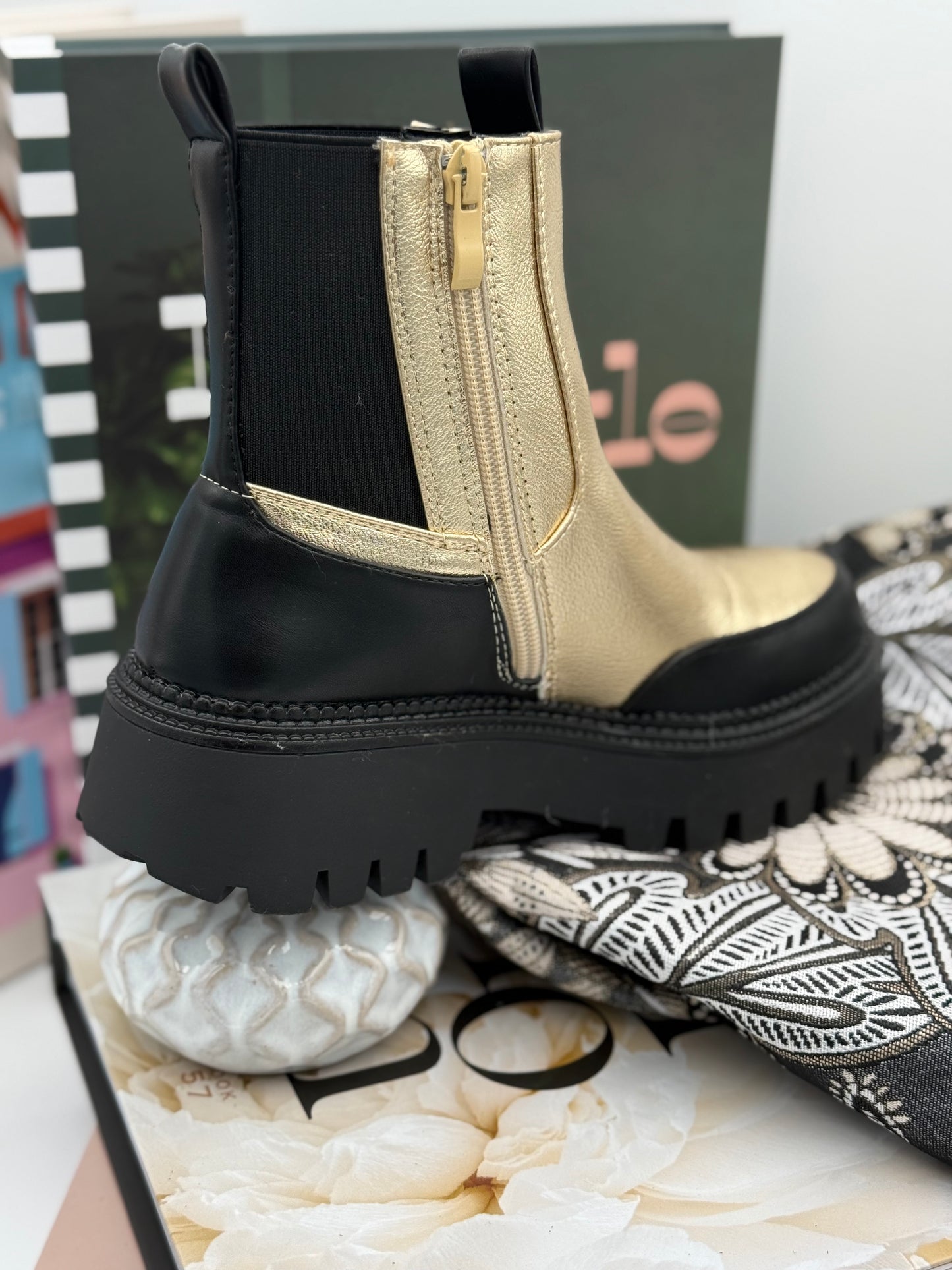 512 🛍️ Bottine Dorée