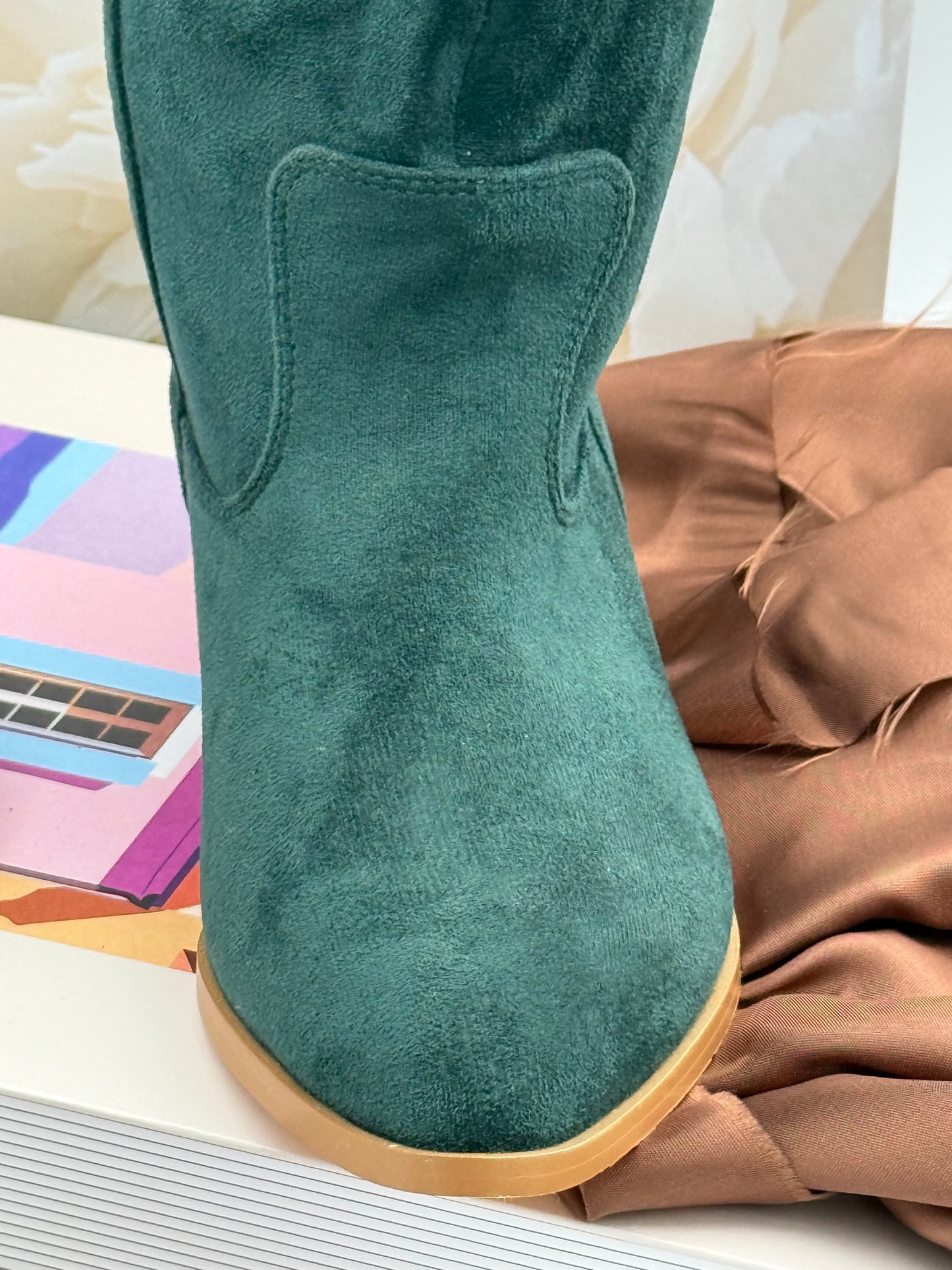424 🛍️ Botte haute en Suèdine
