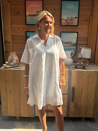 157 🍒  Robe Broderie